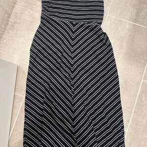 Old Navy Maternity Black and White Striped Skirt